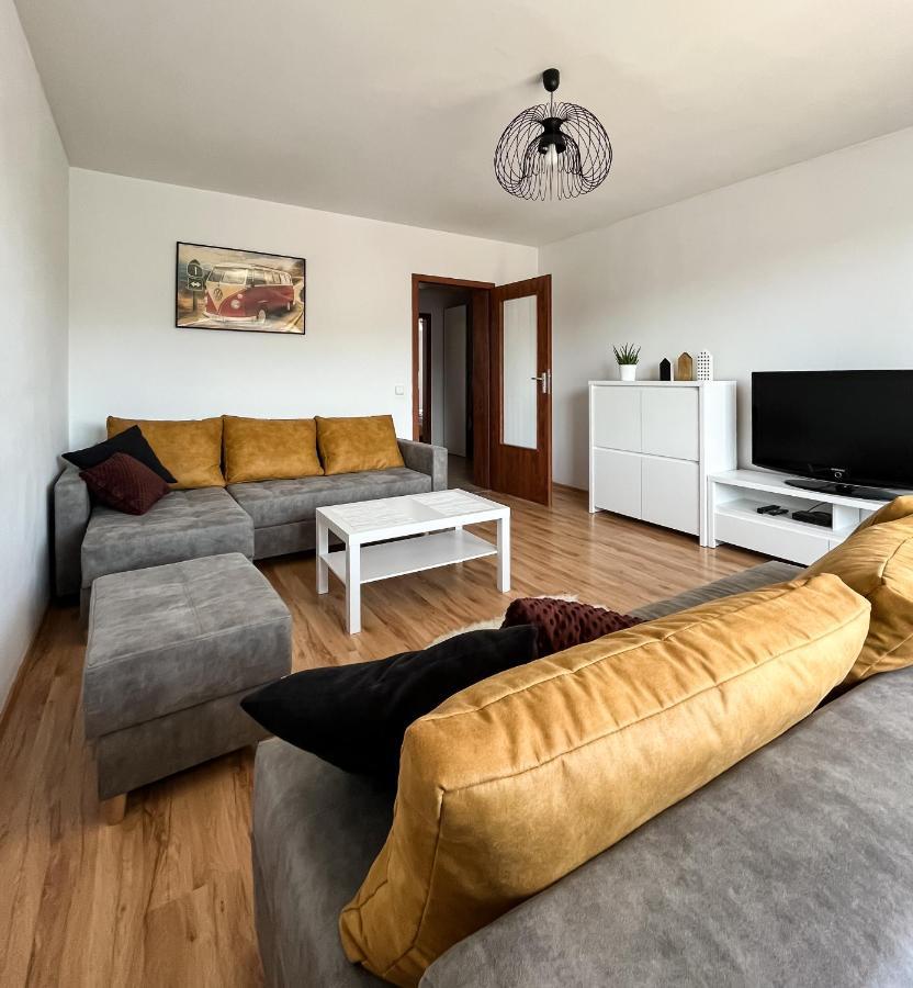 Uroczy Apartament Pod Skarpa Wadowice Kültér fotó